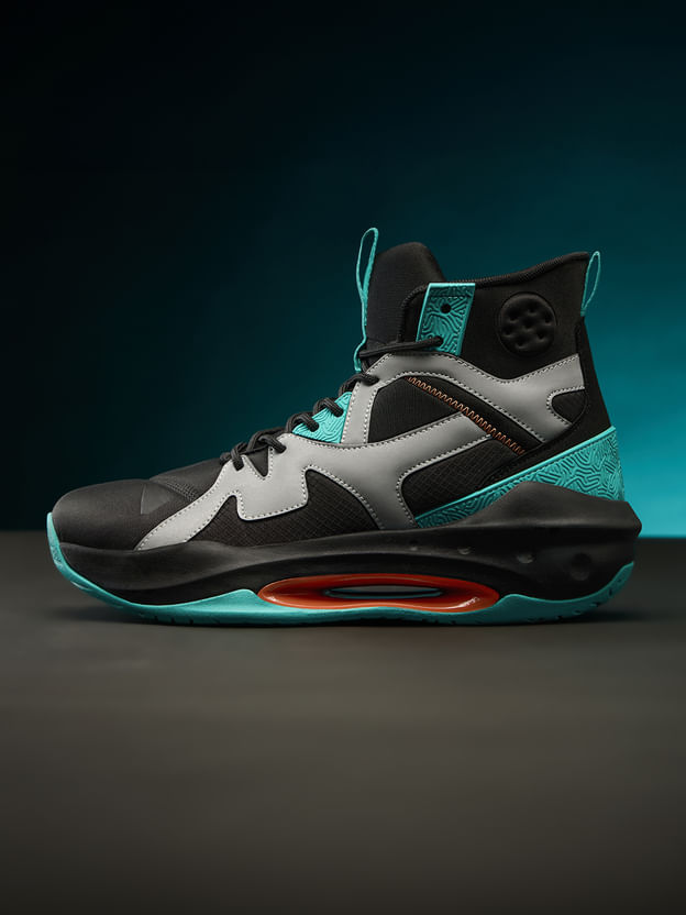 Men’s Black & Teal Reflective Sneakers with Flash-Activated Detailing