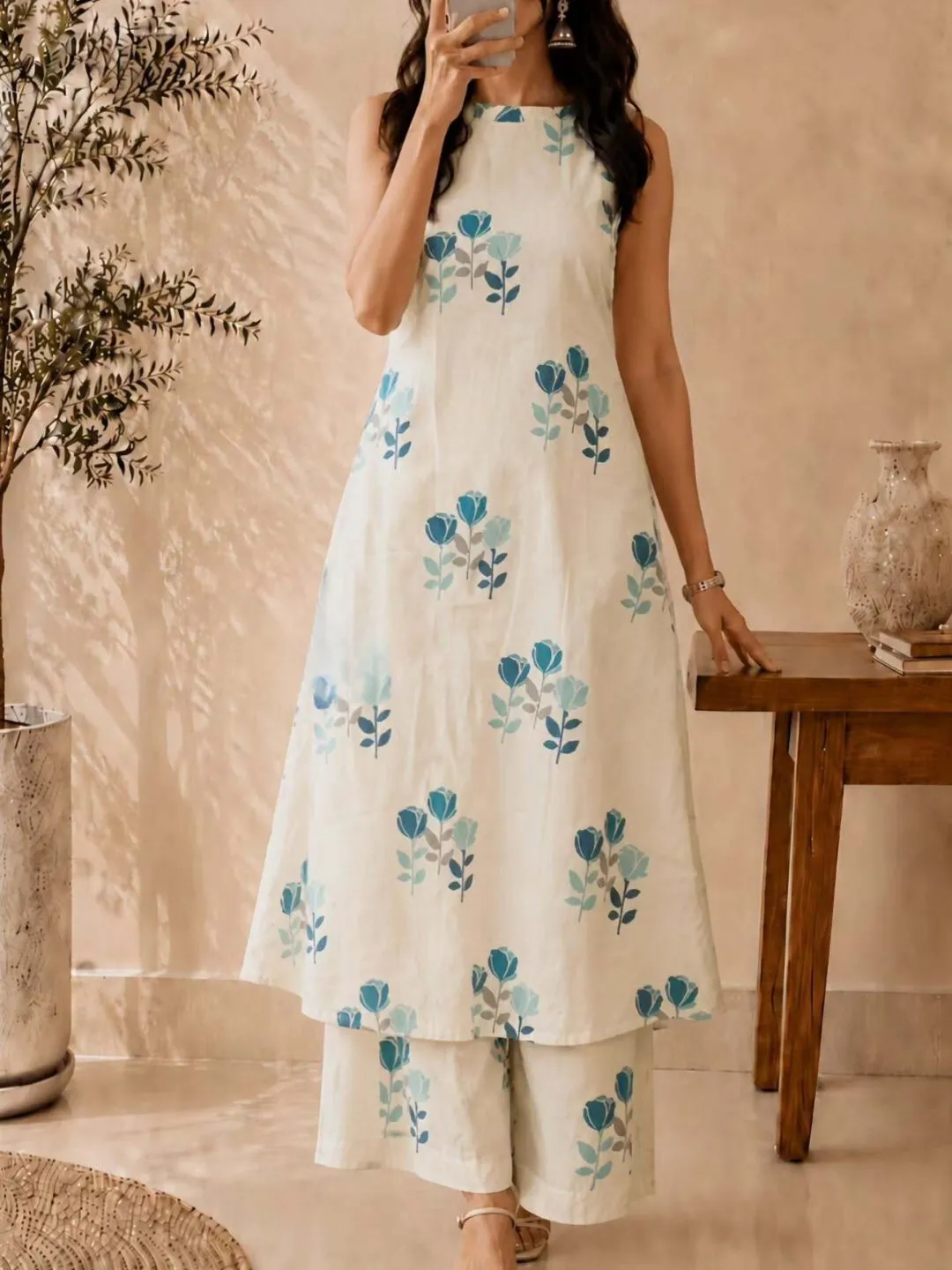 Ethereal Indigo Floral Sleeveless Kurta & Wide-Leg Palazzo Co-Ord Set - Image 4