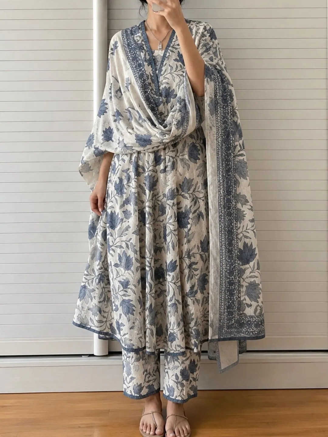 Indigo Blue Floral Block Print Sleeveless Kurta Set - Image 4