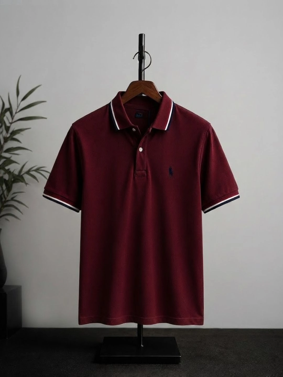 Men Maroon Contrast-Tipped Short-Sleeve Polo Shirt