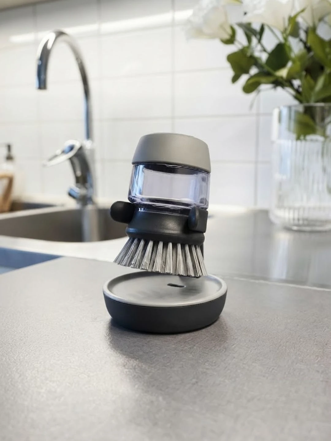 Press-Type Liquid Dispensing Palm Brush - Image 2