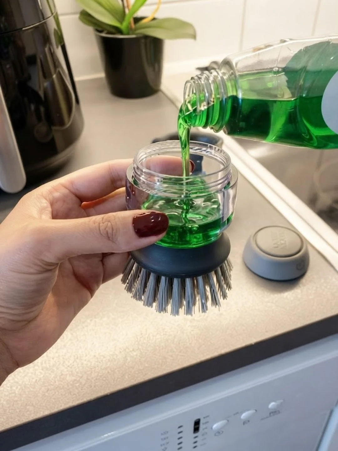 Press-Type Liquid Dispensing Palm Brush