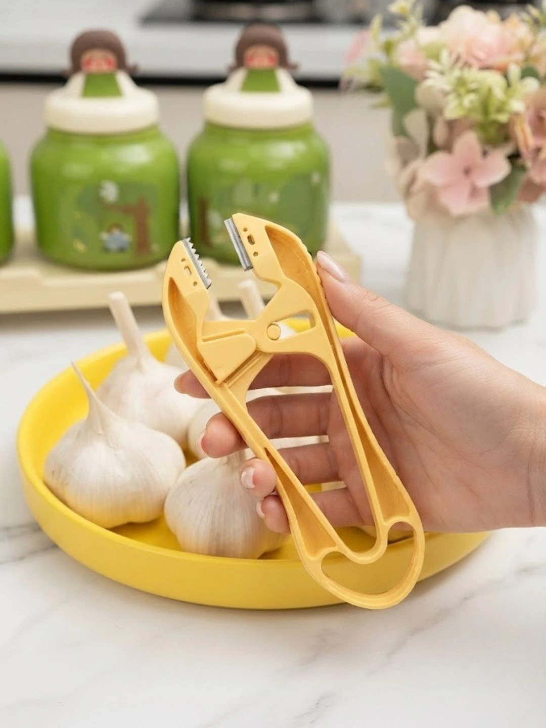 Handheld Garlic Peeler Tool - Image 2