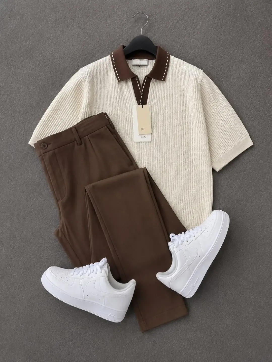Short-Sleeve Knit Polo T-shirt with Contrast Stitched Collar and Matching Joggers Set - Image 2