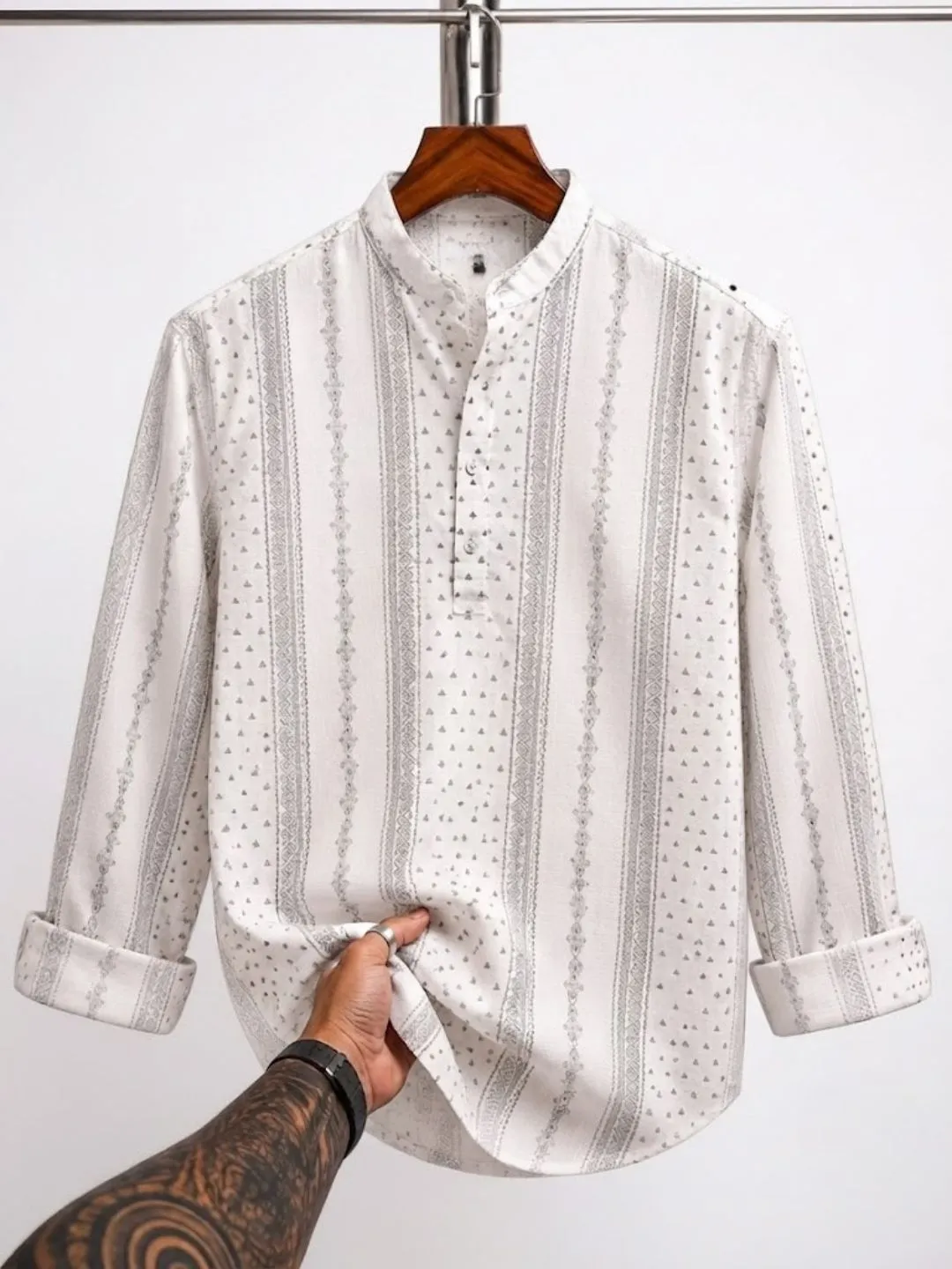 Long-Sleeve Mandarin Collar Textured Short Kurta Shirt - Image 3