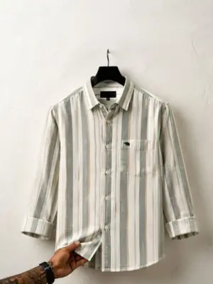 Men Vertical Striped Button-Down Shirt with Chest Pocket