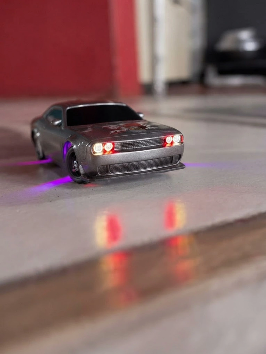 Lightning High-Speed RC Drift Car - Image 2