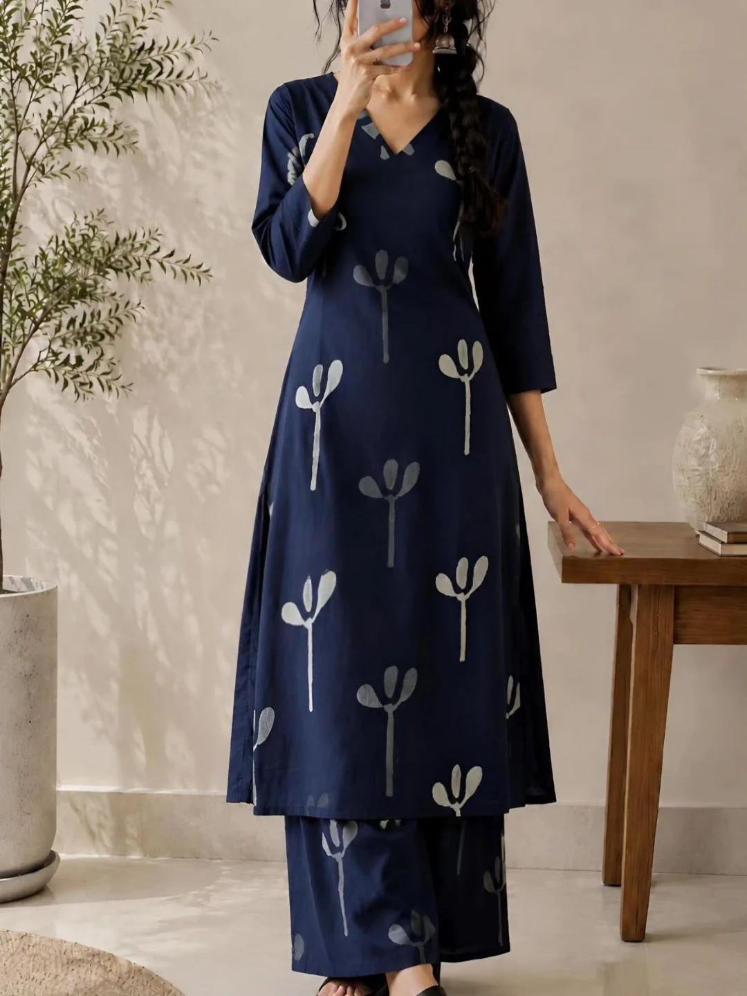 Three-Quarter Sleeve Embroidered Bow Motif Kurta with Matching Palazzo Trousers Set - Image 2