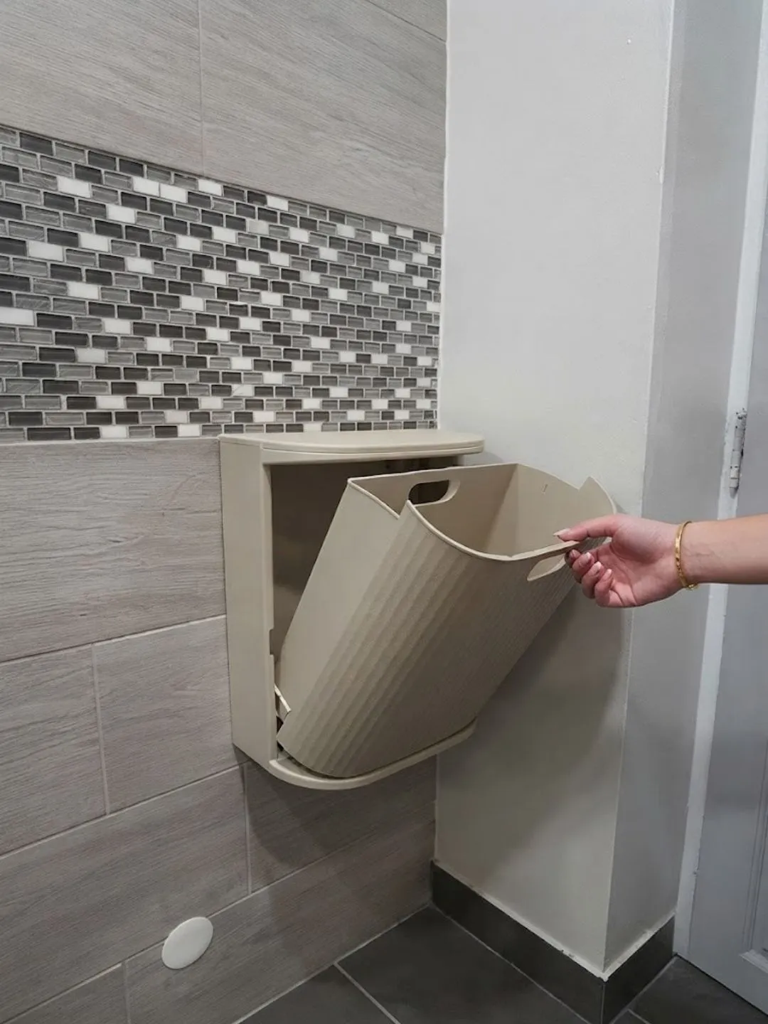 Wall-Mounted Foldable Bathroom Trash Can