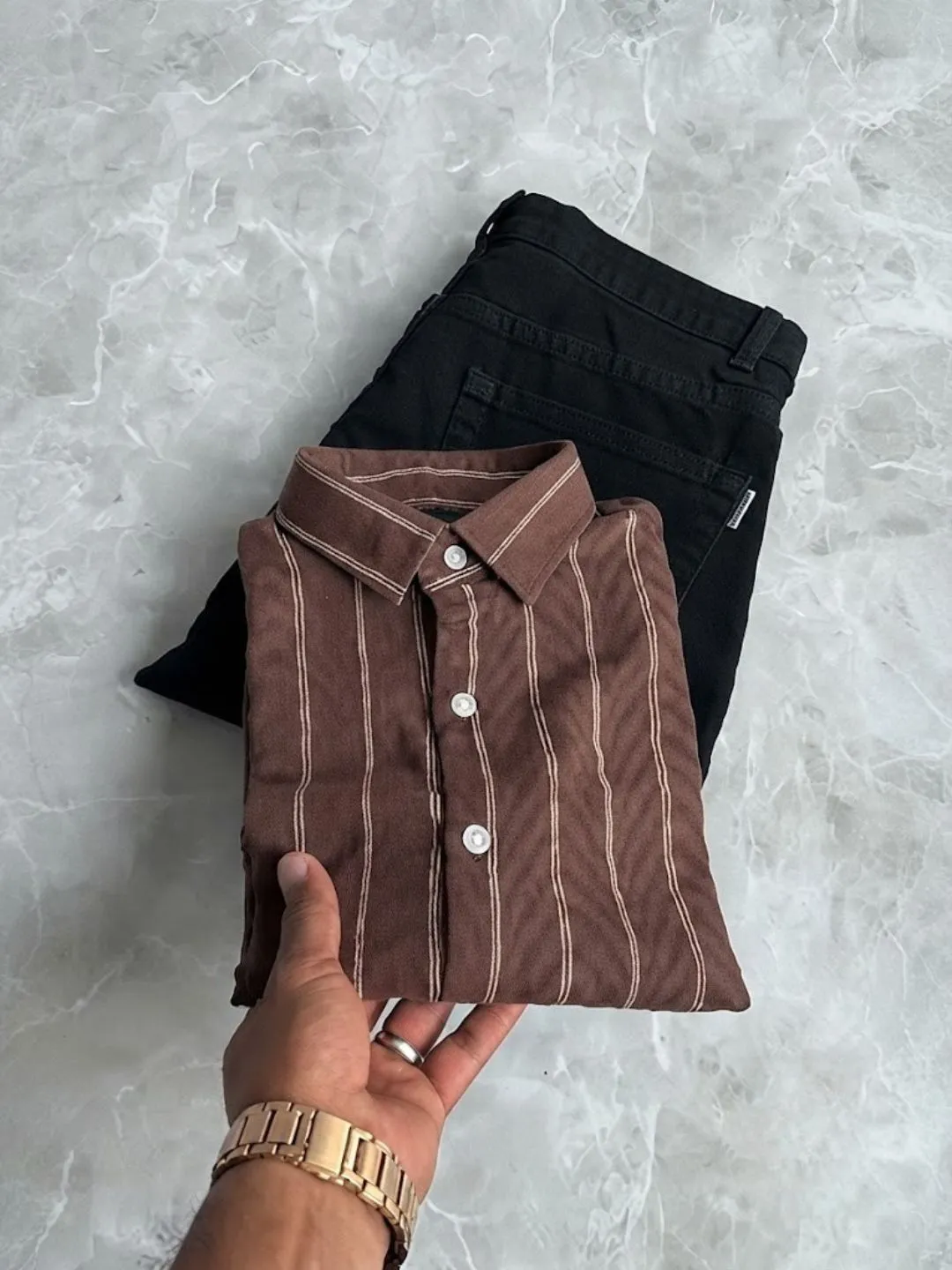 Modern Striped Shirt and Denim Jeans Outfit Combo - Image 3