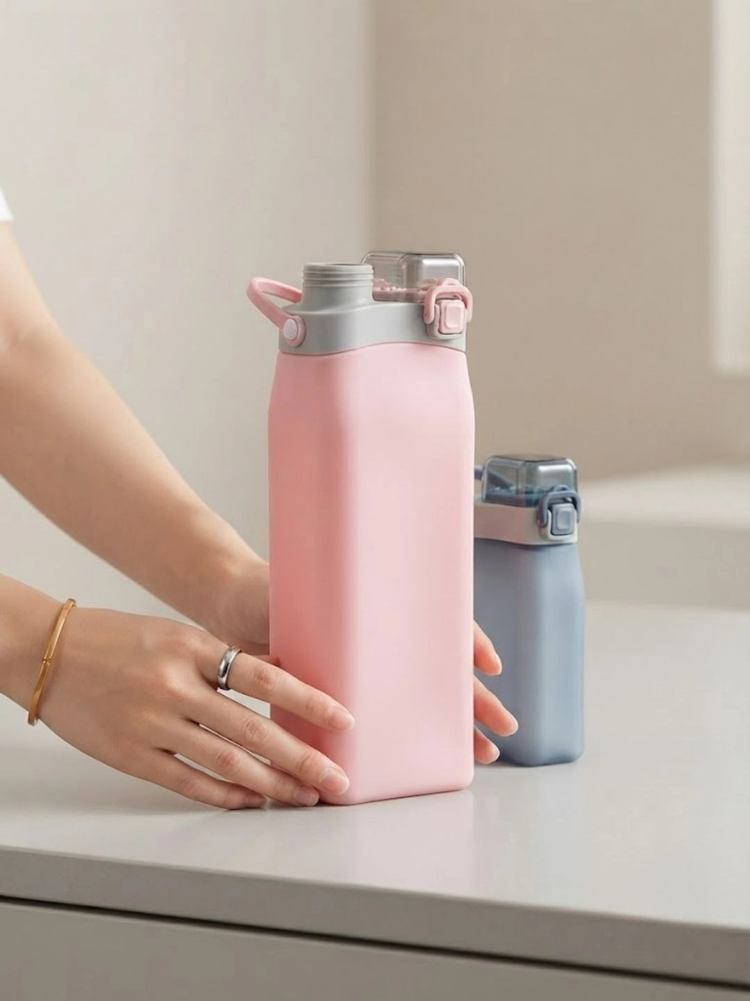 600 ML Collapsible Silicone Water Bottle - Image 2