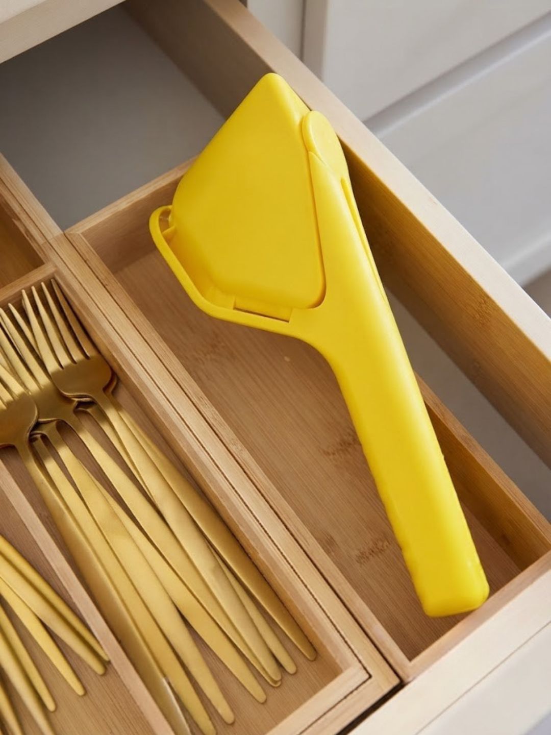 Dual-Action Manual Lemon & Citrus Juicer Press - Image 2