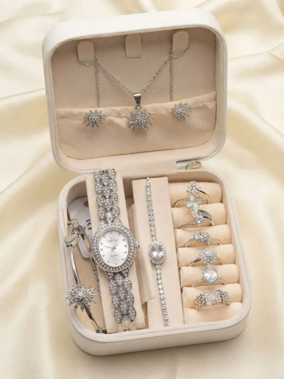 White Velvet Travel Jewelry Box and Silver Crystal Set - Image 2