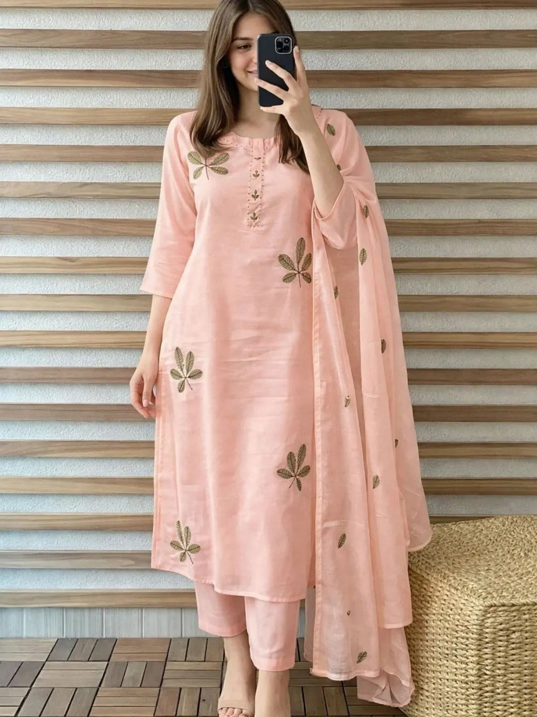 Ivory Leaf-Motif Embroidered Kurta Set with Matching Dupatta - Image 3